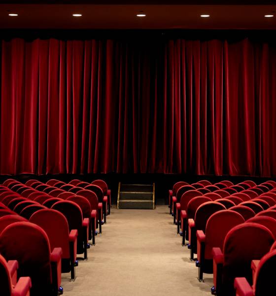 aliki-theatre02
